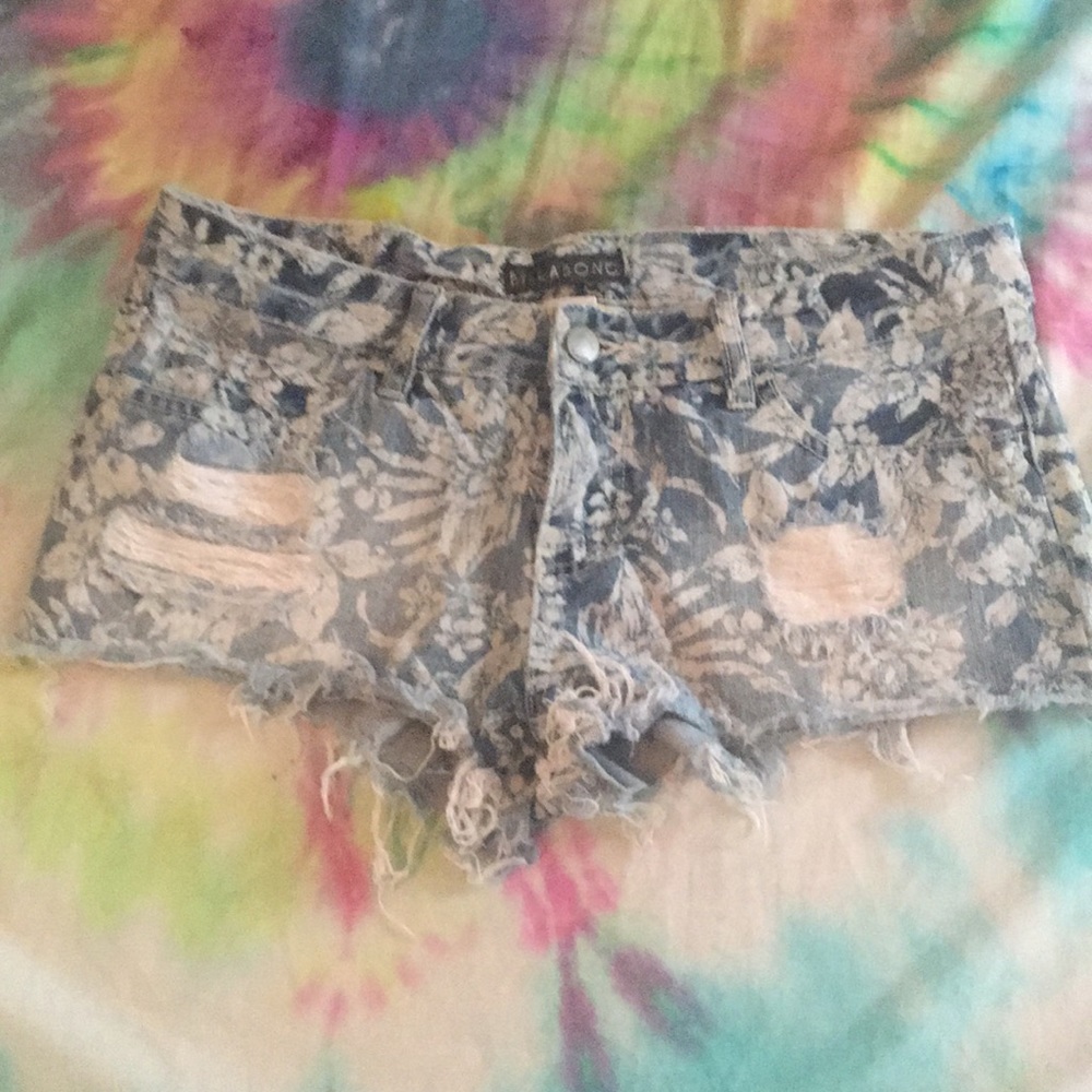 Billabong floral denim short shorts size 5